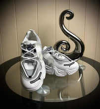 Cargar imagen en el visor de la galería, GOLOUSAL Latest Fashion Sport Tennis Shoes for Women Youth Big Girls Walking Shoes Casual Sports Tennis Running Shoes Casual Gym Sports Shoes