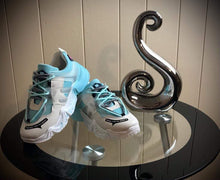 Cargar imagen en el visor de la galería, GOLOUSAL Latest Fashion Sport Tennis Shoes for Women Youth Big Girls Walking Shoes Casual Sports Tennis Running Shoes Casual Gym Sports Shoes