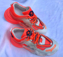 Cargar imagen en el visor de la galería, GOLOUSAL Latest Fashion Sport Tennis Shoes for Women Youth Big Girls Walking Shoes Casual Sports Tennis Running Shoes Casual Gym Sports Shoes