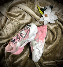 Cargar imagen en el visor de la galería, GOLOUSAL Latest Fashion Sport Tennis Shoes for Women Youth Big Girls Walking Shoes Casual Sports Tennis Running Shoes Casual Gym Sports Shoes