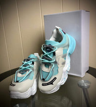 Cargar imagen en el visor de la galería, GOLOUSAL Latest Fashion Sport Tennis Shoes for Women Youth Big Girls Walking Shoes Casual Sports Tennis Running Shoes Casual Gym Sports Shoes