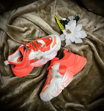 Cargar imagen en el visor de la galería, GOLOUSAL Latest Fashion Sport Tennis Shoes for Women Youth Big Girls Walking Shoes Casual Sports Tennis Running Shoes Casual Gym Sports Shoes